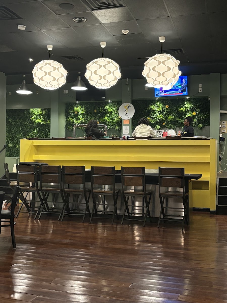 Yeah Mon Restaurant & Lounge